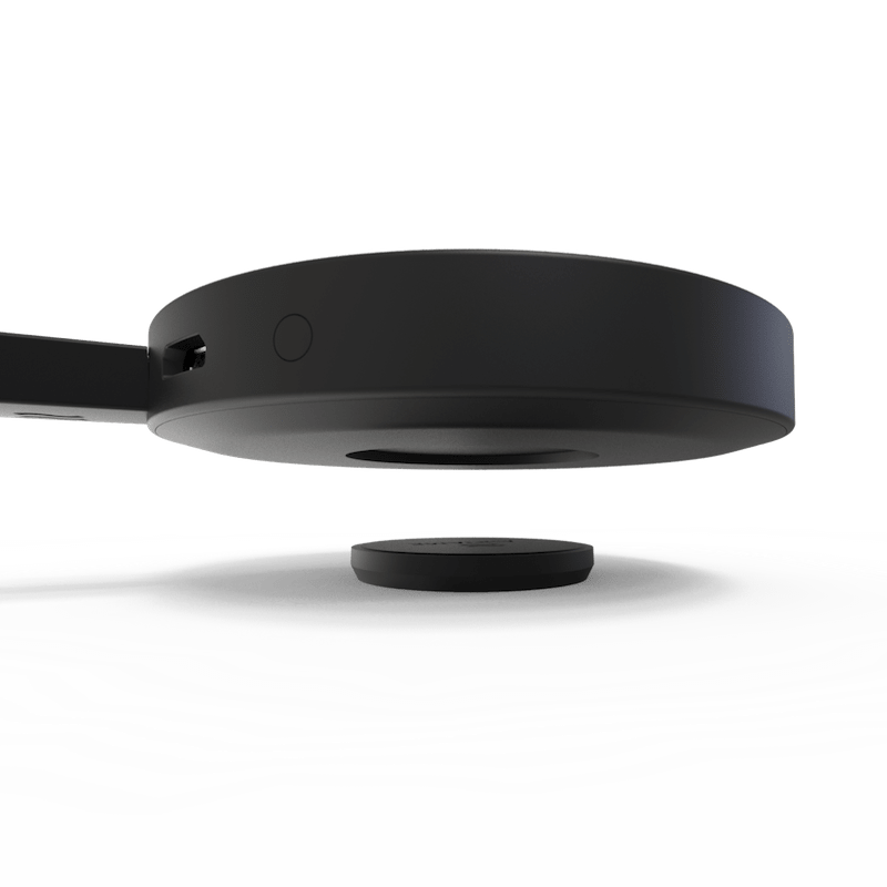 Magnetic mount under an Airtame device